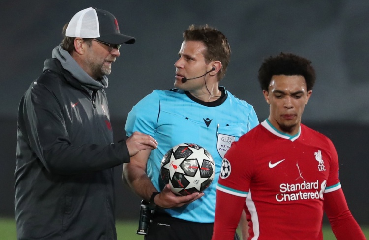 日本队强势晋级八强