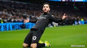 铃木一朗在 2016 年达成美日合计 4257 支安打，超越皮特·罗斯的职业纪录