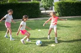 纽约洋基队在九十年代初期的引援策略转向，开始注重防守和上垒率