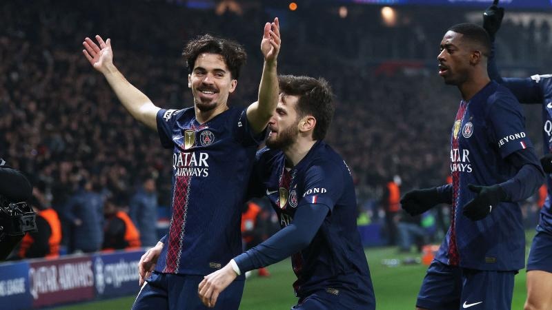 2016年11月：小熊队老将捕手大卫·罗斯在世界大赛第七战击出本垒打完美退役。